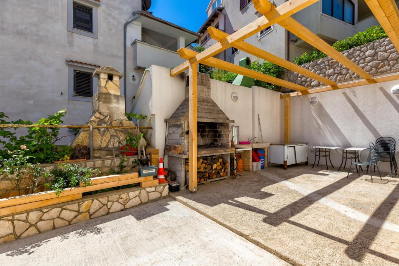 Apartments With A Parking Space Mali Lošinj Kültér fotó