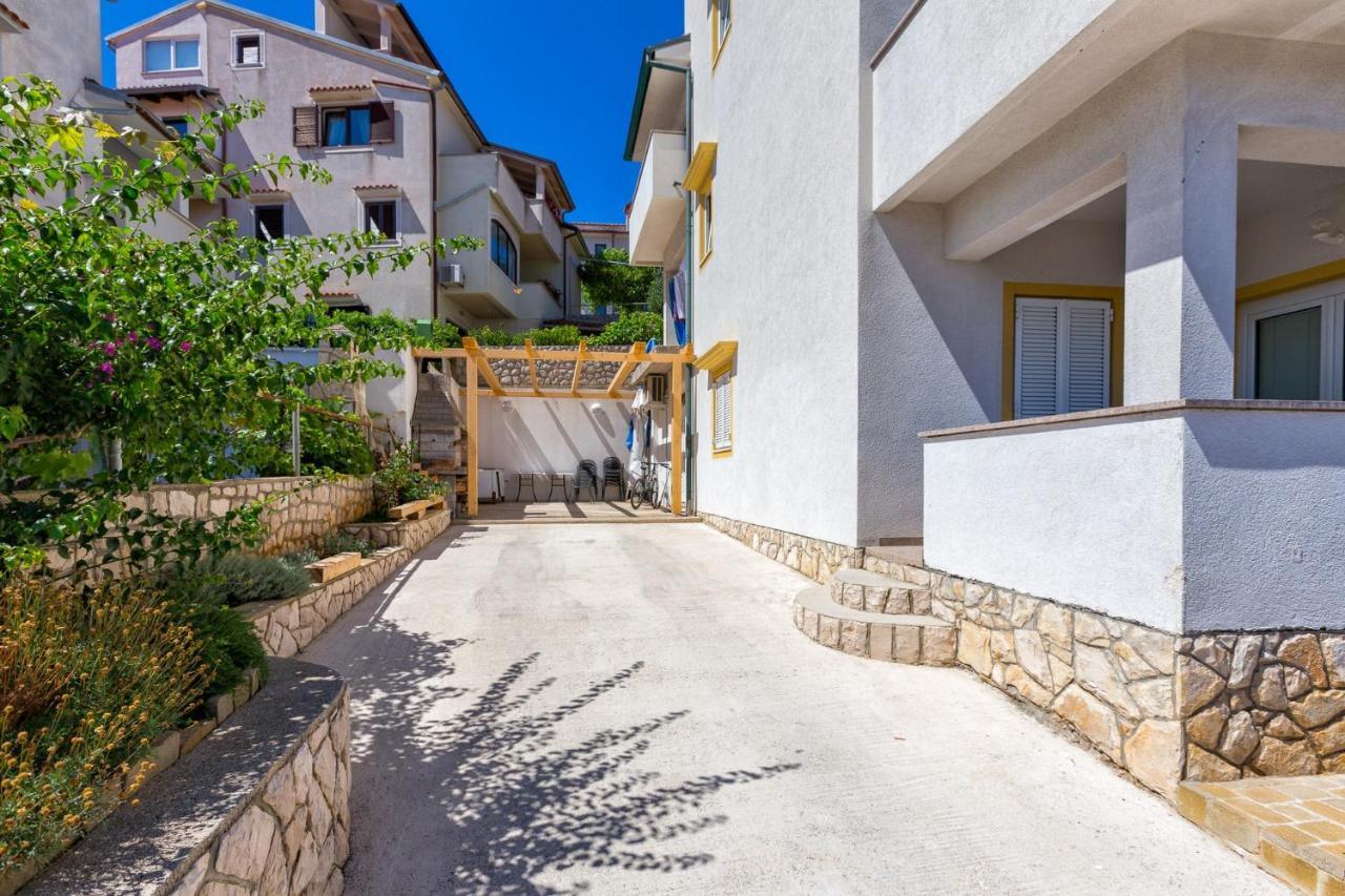 Apartments With A Parking Space Mali Lošinj Kültér fotó