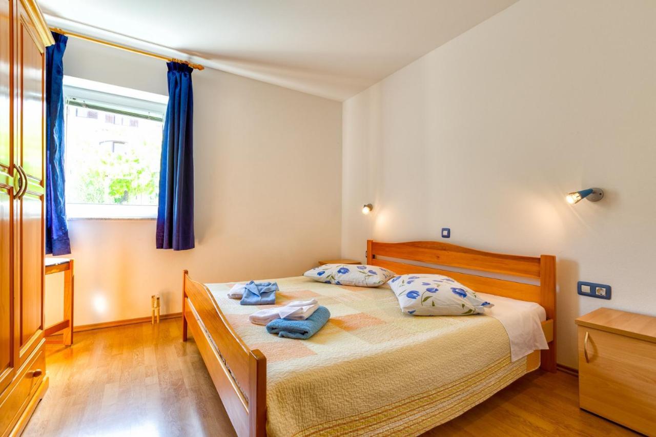 Apartments With A Parking Space Mali Lošinj Kültér fotó