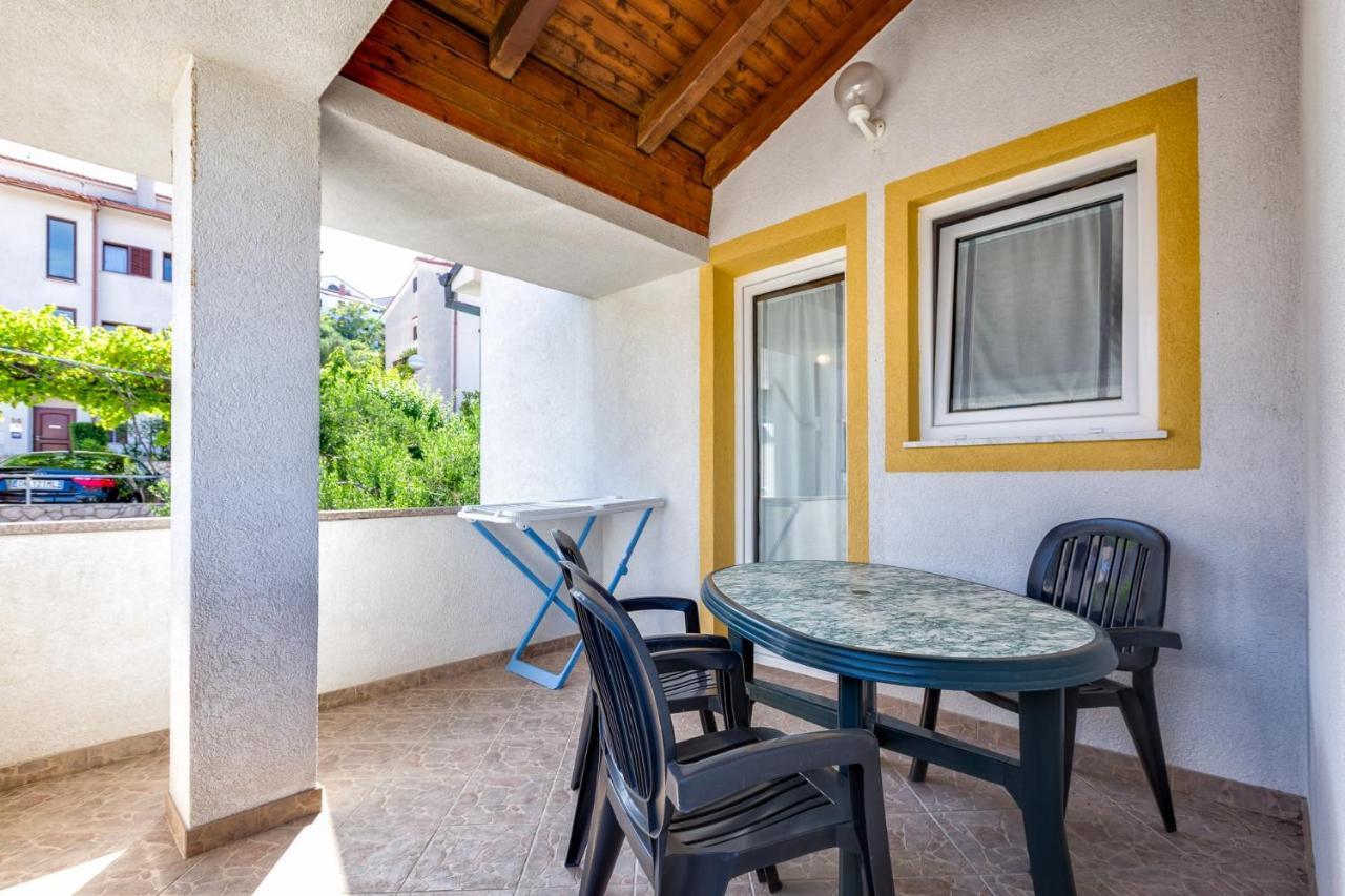 Apartments With A Parking Space Mali Lošinj Kültér fotó